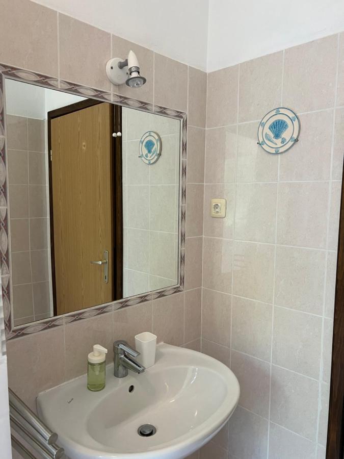 Villa Claudia Beach Apartment Premantura Exterior foto
